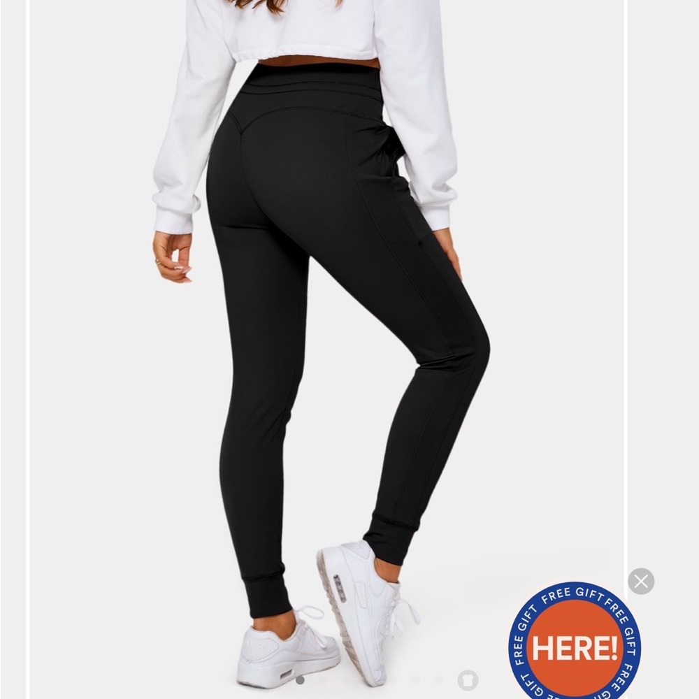 Halara Joggers in black. Softlyzero plush, high waisted w/drawstring. NWT
